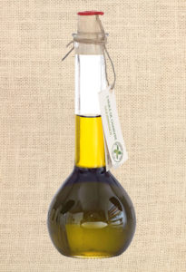 "L'huile de Chanvre" huile végétale la plus équilibré en omega, riche en acides gras poly insaturés, entretient le système cardio vasculaire et digestif.